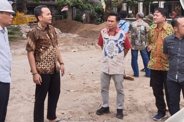 MONITORING REVITALISASI LAPANGAN JEGON PAJANG